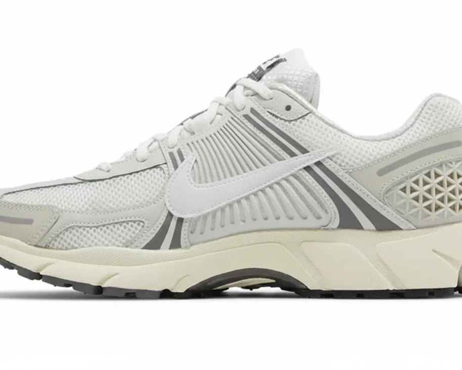 Air Zoom Vomero 5 'Platinum Tint' sneaker product image 1 | Foot Spikes