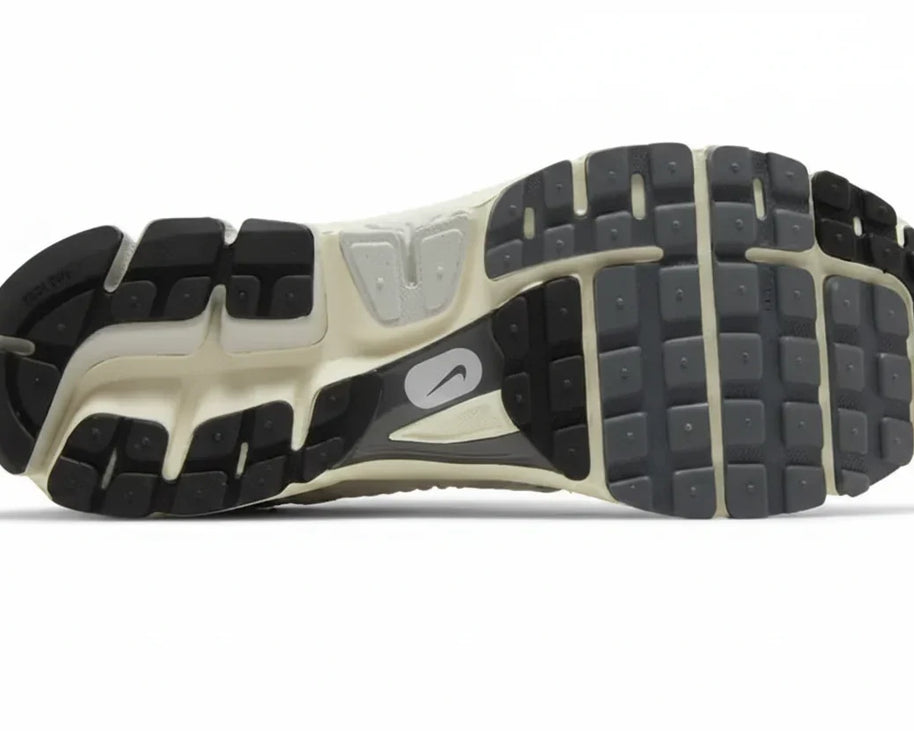 Air Zoom Vomero 5 'Platinum Tint' sneaker product image 2 | Foot Spikes
