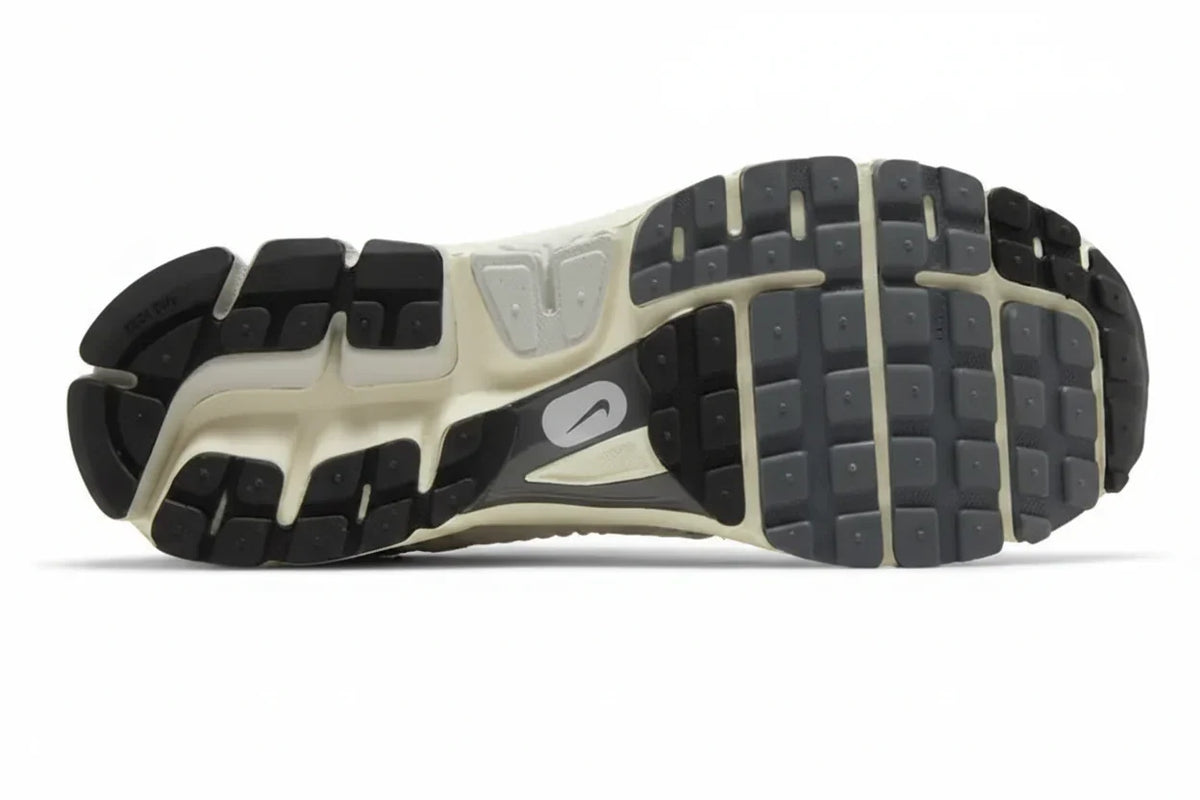 Air Zoom Vomero 5 'Platinum Tint' sneaker product image 2 | Foot Spikes