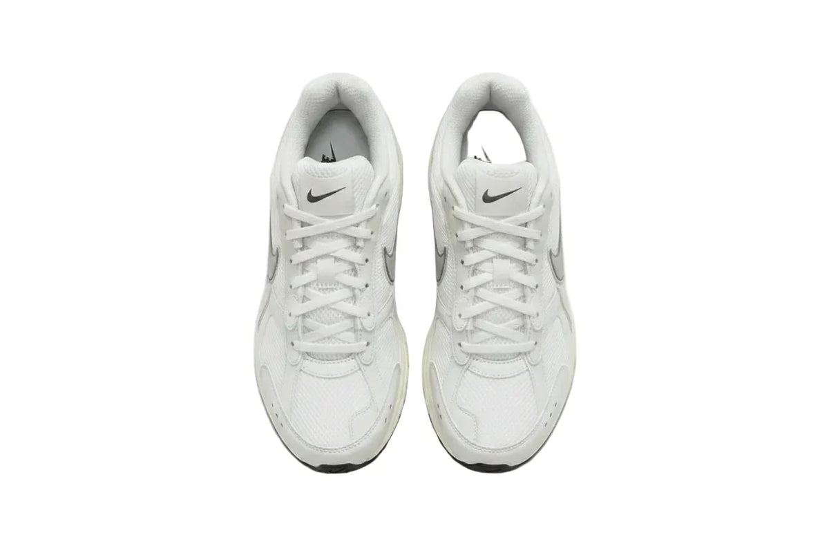 Air Zoom Vomero 5 'Platinum Tint' sneaker product image 3 | Foot Spikes