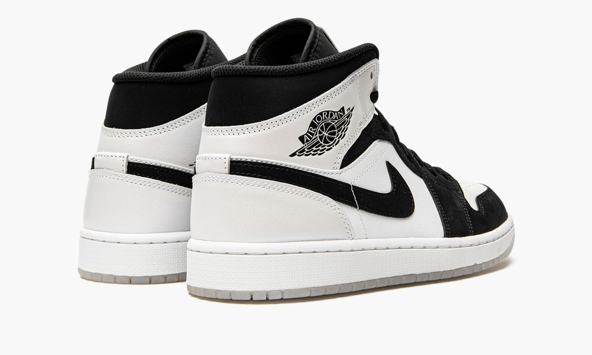 Air Jordan 1 Mid SE 'Diamond' sneaker product image 3 | Foot Spikes