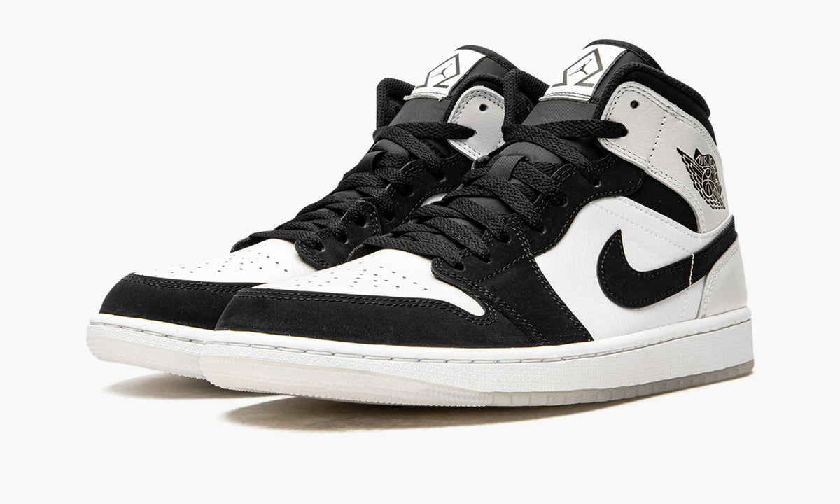 Air Jordan 1 Mid SE 'Diamond' sneaker product image 4 | Foot Spikes