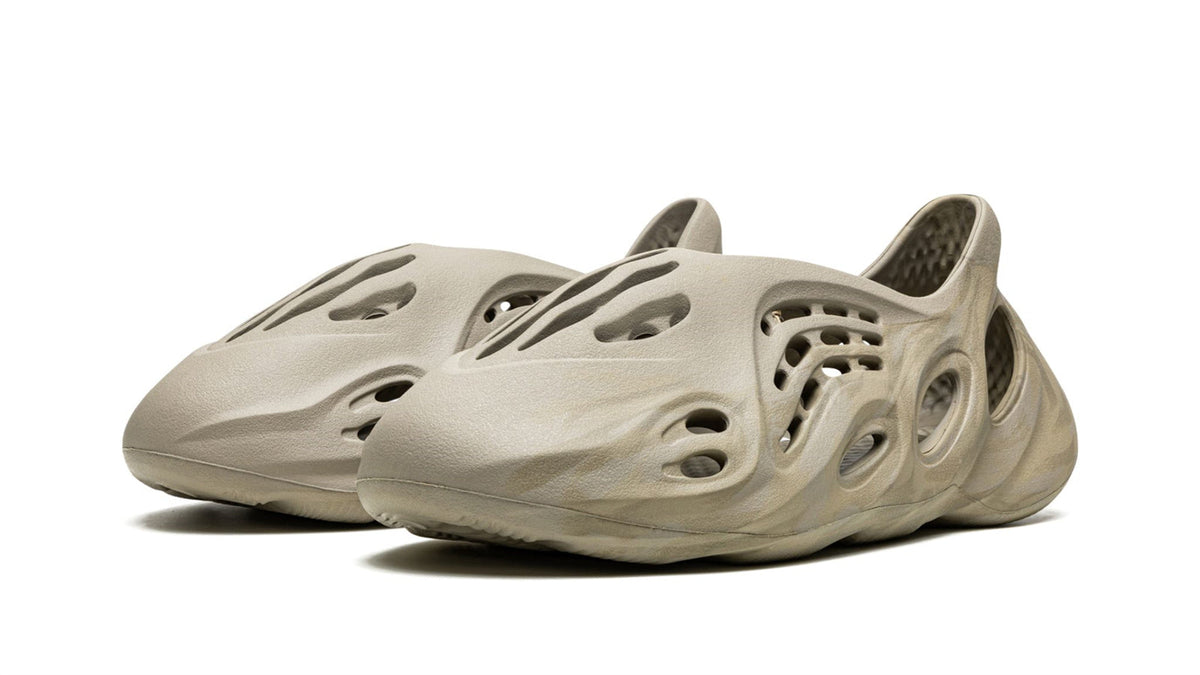 YEEZY FOAM RUNNER "Stone Sage" sneaker product image 2 | Foot Spikes