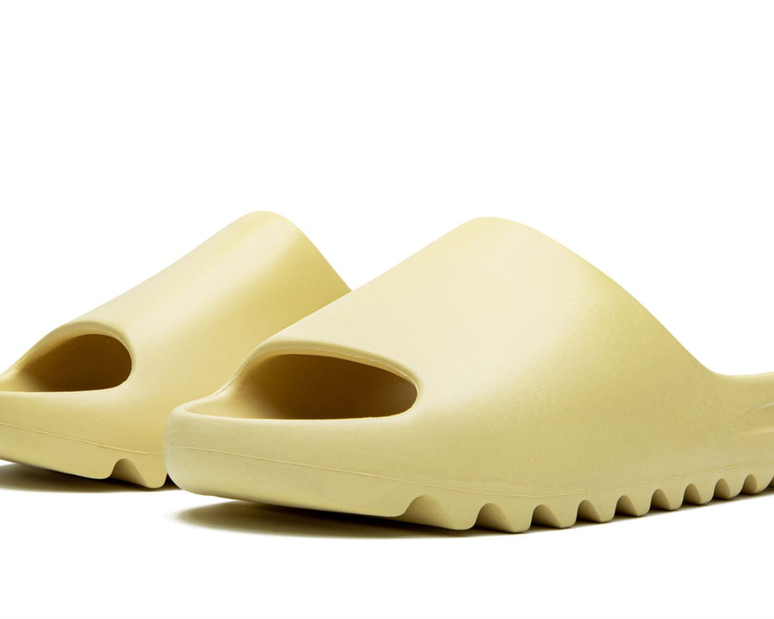 YEEZY SLIDE "Desert Sand" sneaker product image 2 | Foot Spikes