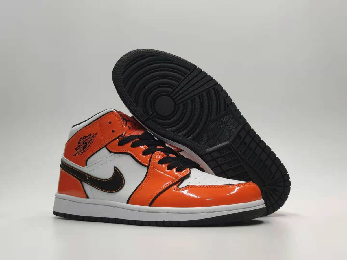 Air Jordan 1 Mid SE 'Turf Orange' sneaker product image 2 | Foot Spikes