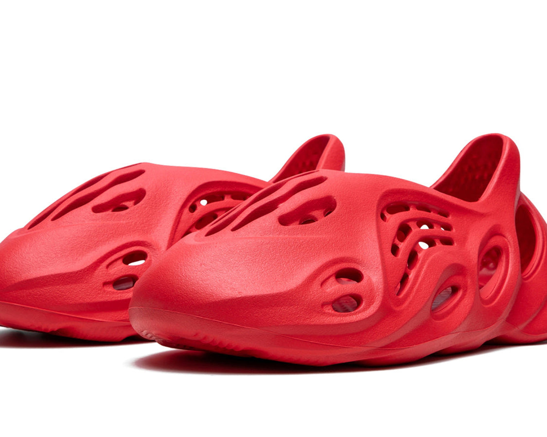 YEEZY FOAM RUNNER "Vermillion" sneaker product image 2 | Foot Spikes