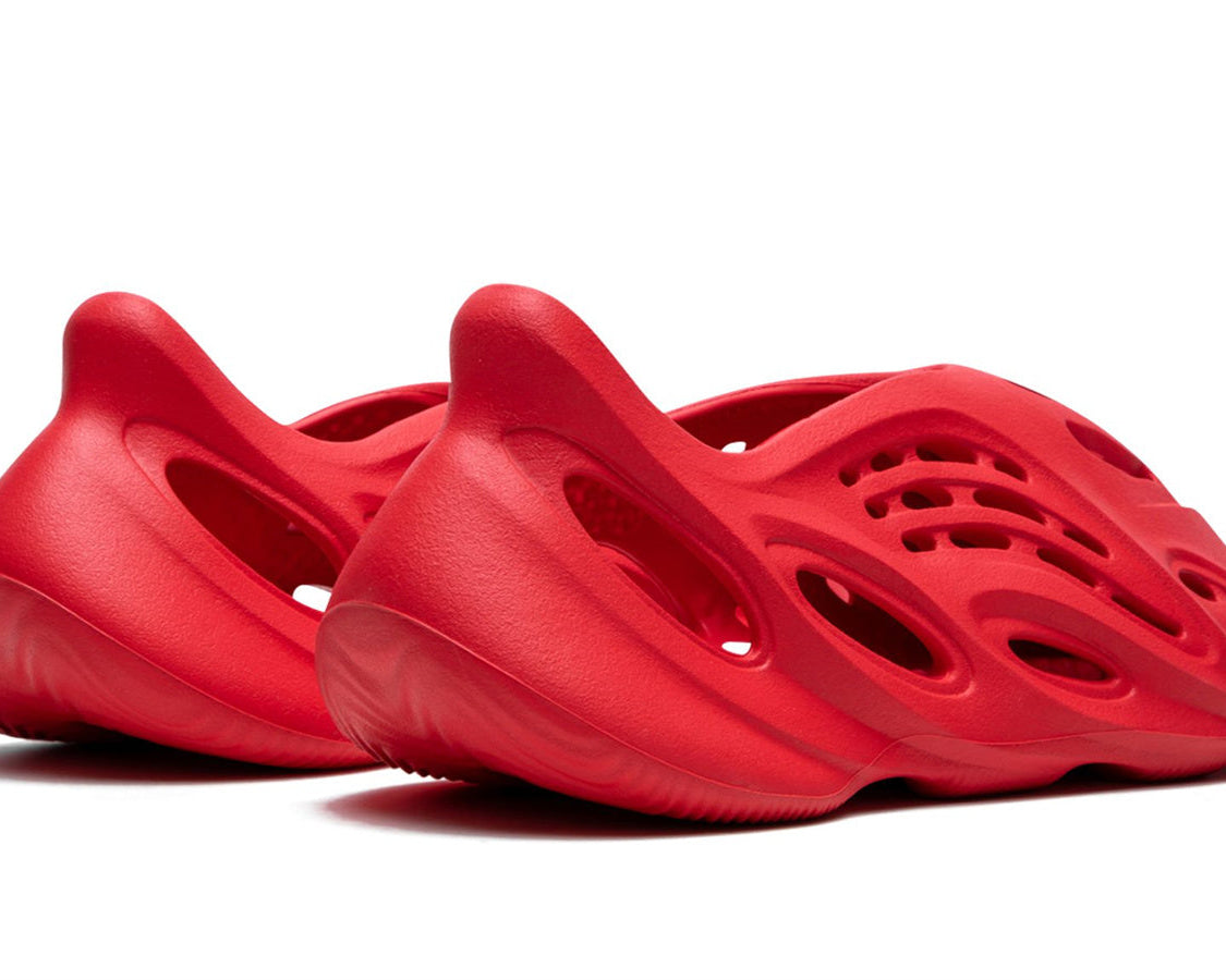 YEEZY FOAM RUNNER "Vermillion" sneaker product image 4 | Foot Spikes