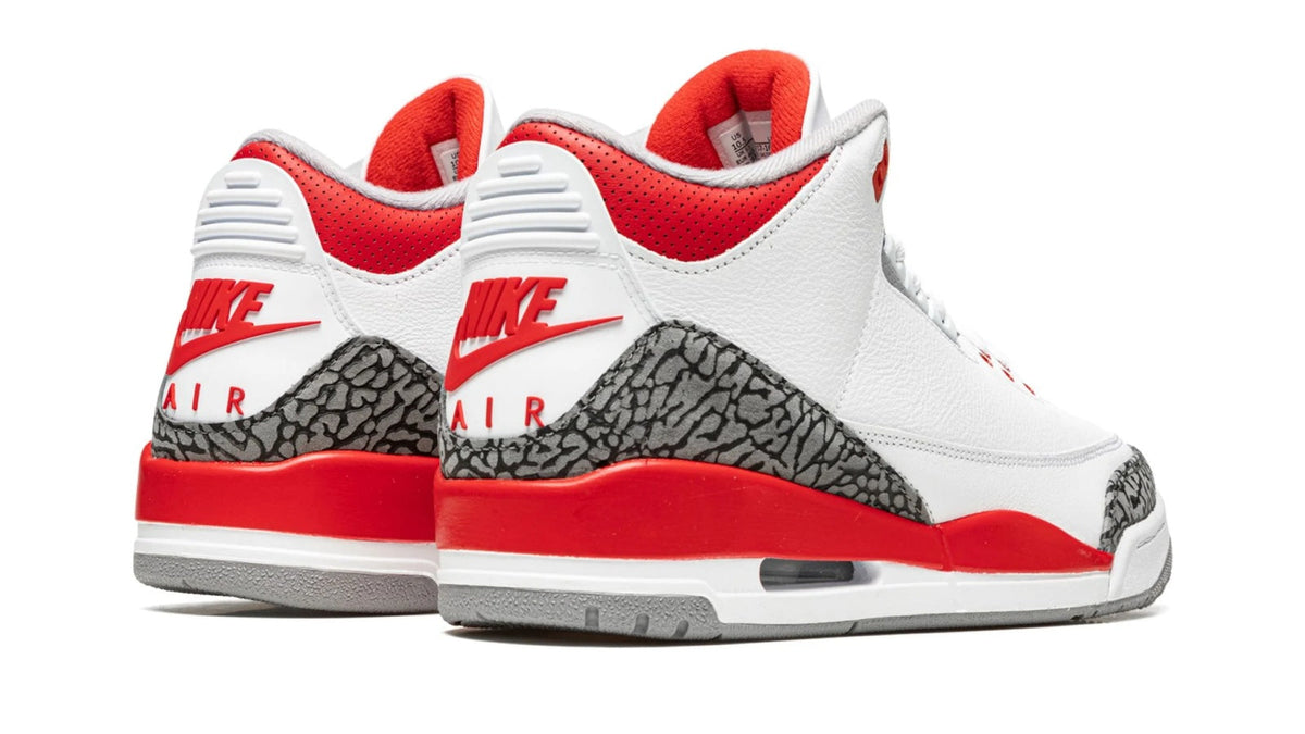 Air Jordan 3 Retro "Fire Red 2022" sneaker product image 4 | Foot Spikes