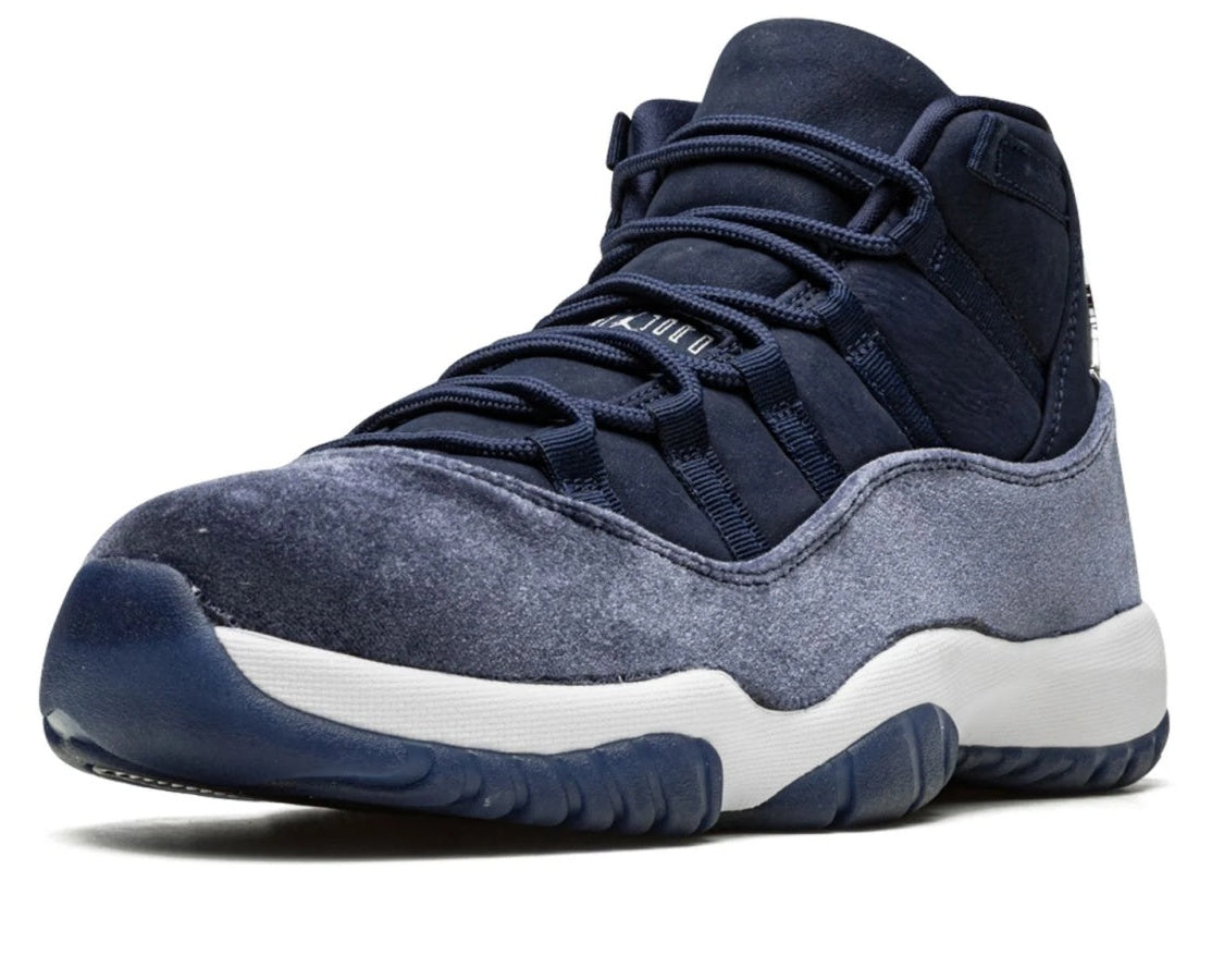 AIR JORDAN 11 VELVET WMNS "Midnight Navy" sneaker product image 3 | Foot Spikes