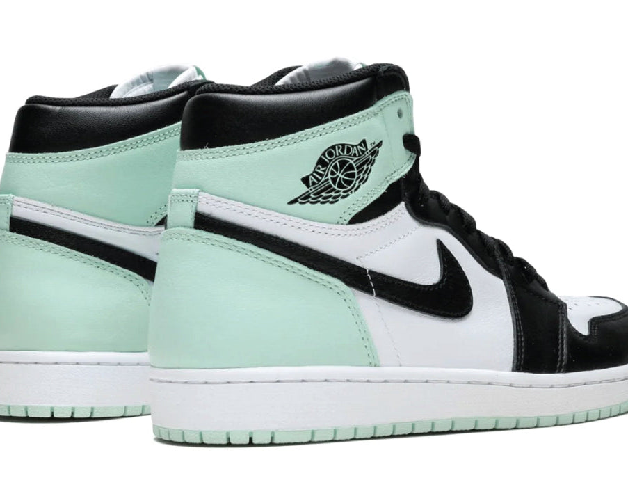 Air Jordan 1 Retro High Igloo Wmns sneaker product image 3 | Foot Spikes