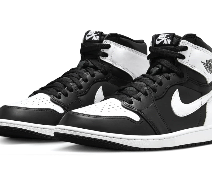 Air Jordan 1 Retro High OG Black White Man sneaker product image 2 | Foot Spikes