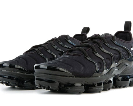 Air VaporMax Plus Black sneaker product image 2 | Foot Spikes