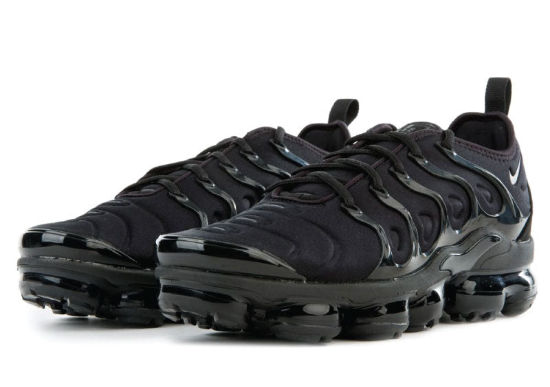Air VaporMax Plus Black sneaker product image 2 | Foot Spikes