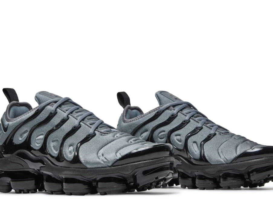 Air Vapormax Plus Cool Grey Black sneaker product image 3 | Foot Spikes