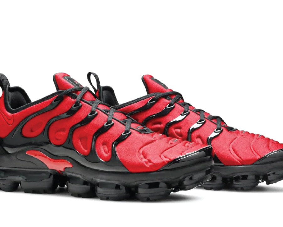 Air Vapormax Plus University Red sneaker product image 2 | Foot Spikes