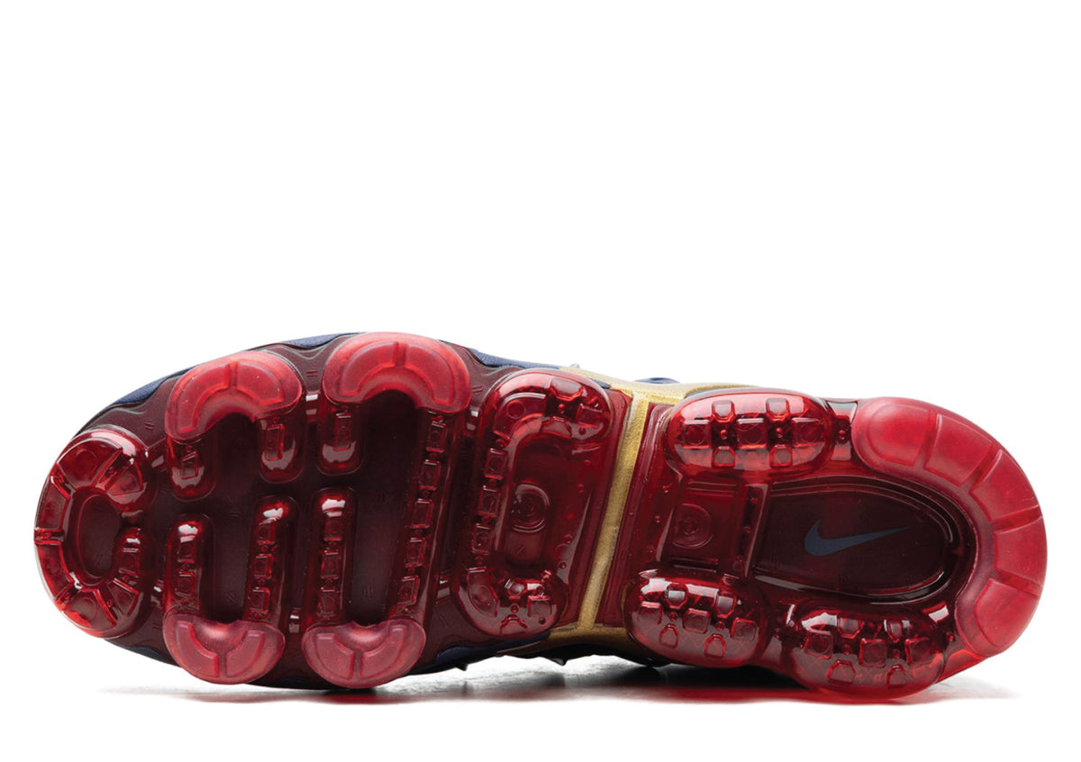Air VaporMax Plus Metallic Midnight Blue/Gold sneaker product image 4 | Foot Spikes