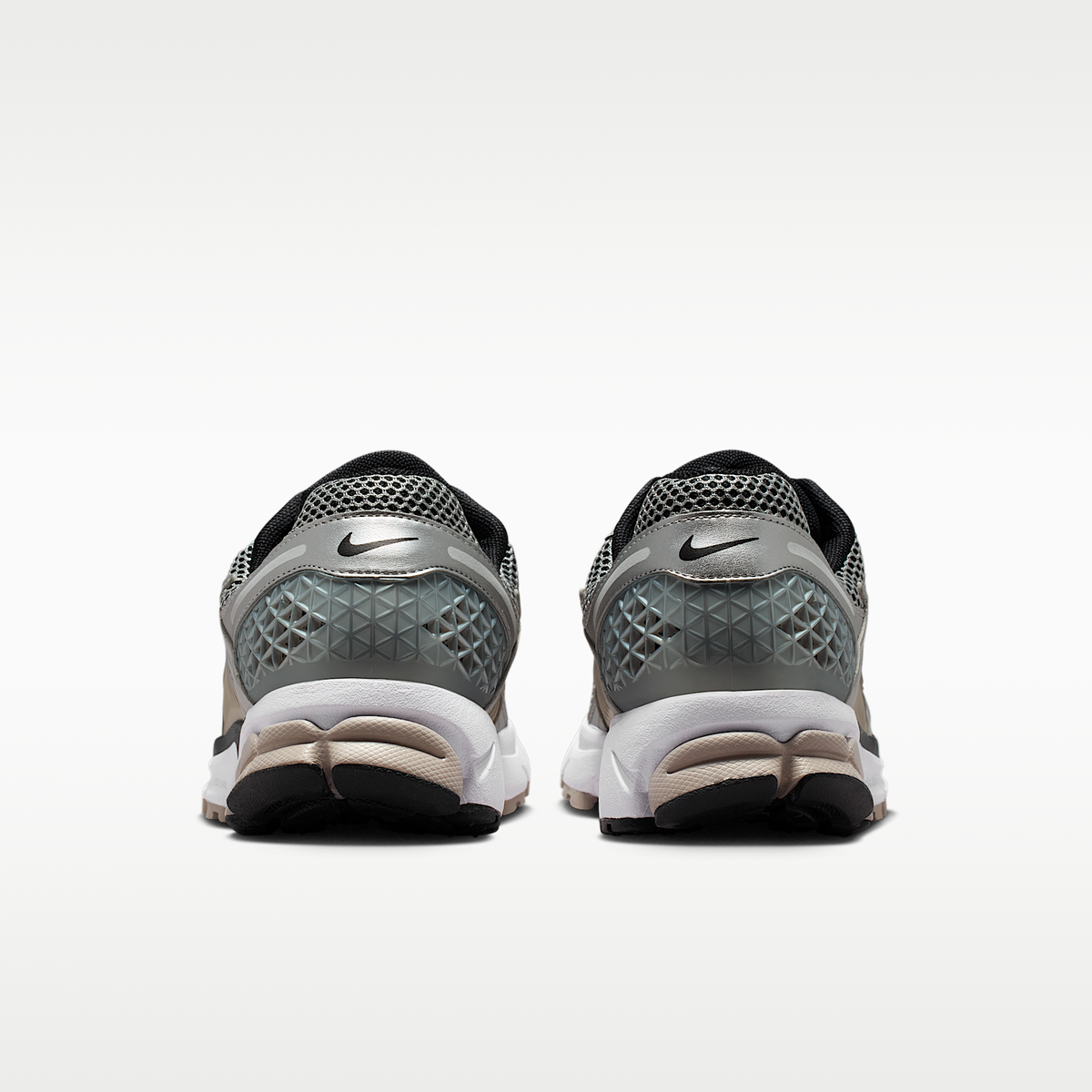 Zoom Vomero 5 Metallic Silver College Grey sneaker product image 6 | Foot Spikes