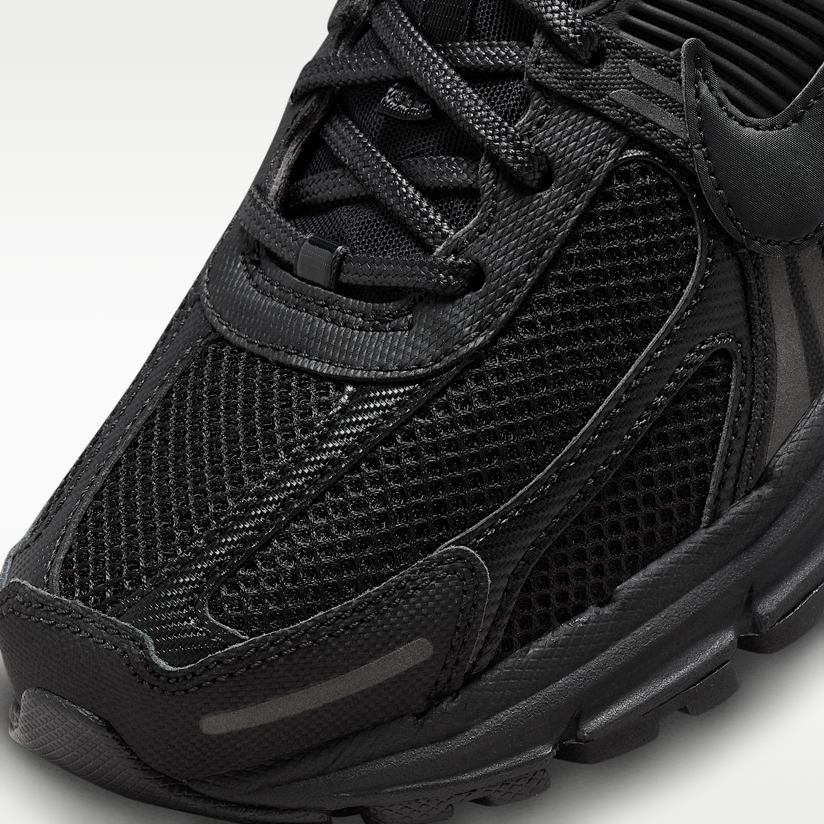 Zoom Vomero 5 Triple Black/Iron Grey/Chrome sneaker product image 7 | Foot Spikes