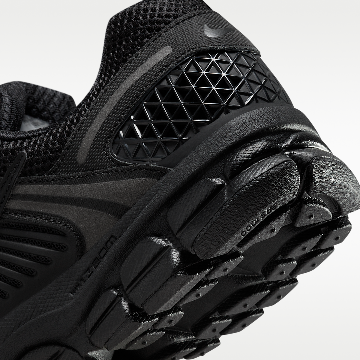 Zoom Vomero 5 Triple Black/Iron Grey/Chrome sneaker product image 8 | Foot Spikes