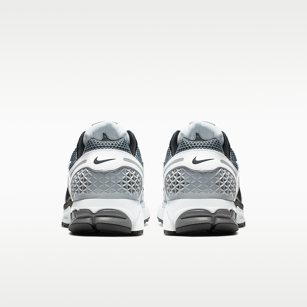 Zoom Vomero 5 SE SP Dark Grey Black White sneaker product image 6 | Foot Spikes
