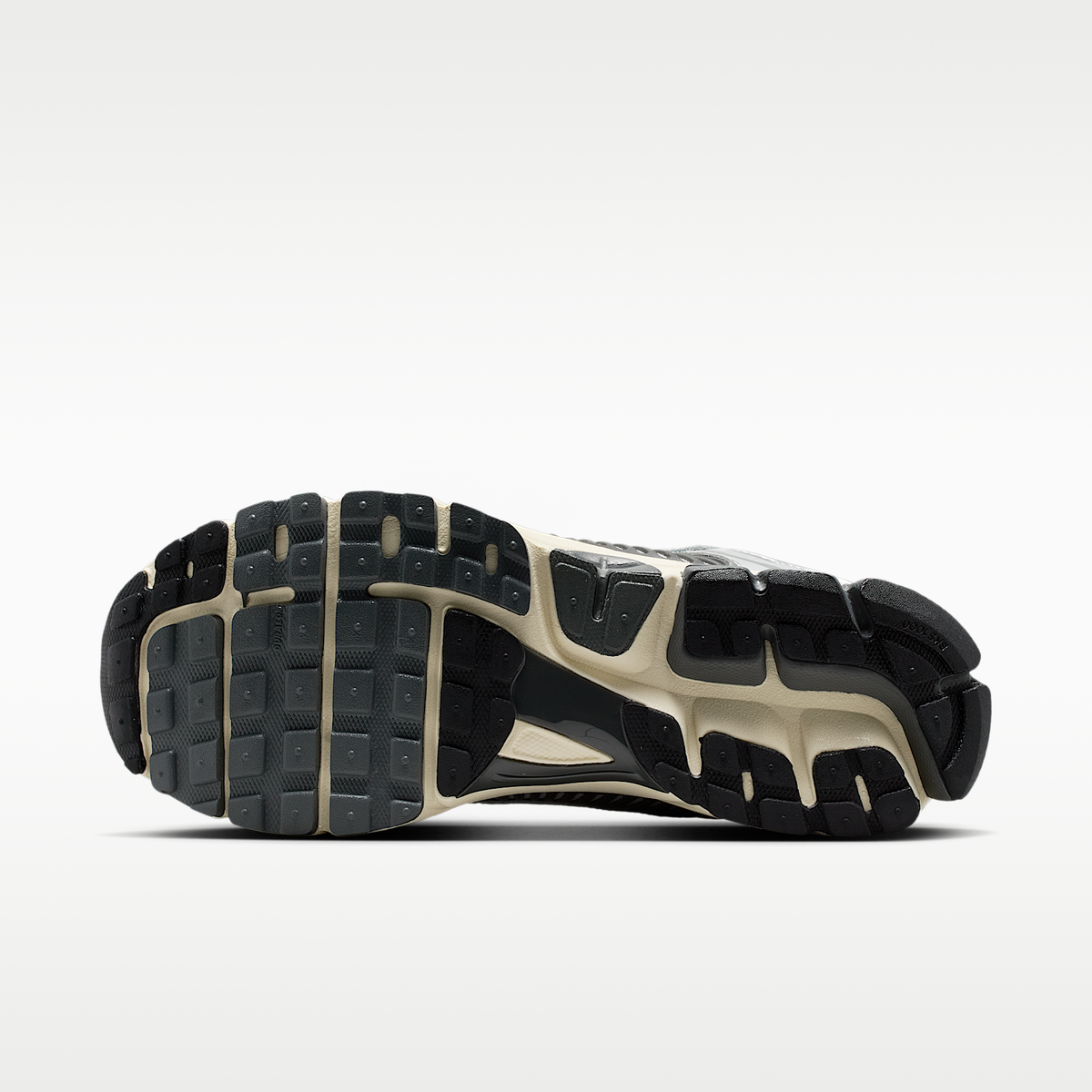 Zoom Vomero 5 Iron Grey/Chrome/Metallic Silver sneaker product image 2 | Foot Spikes