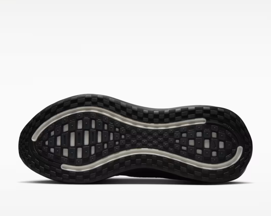 Vomero Plus Black sneaker product image 2 | Foot Spikes