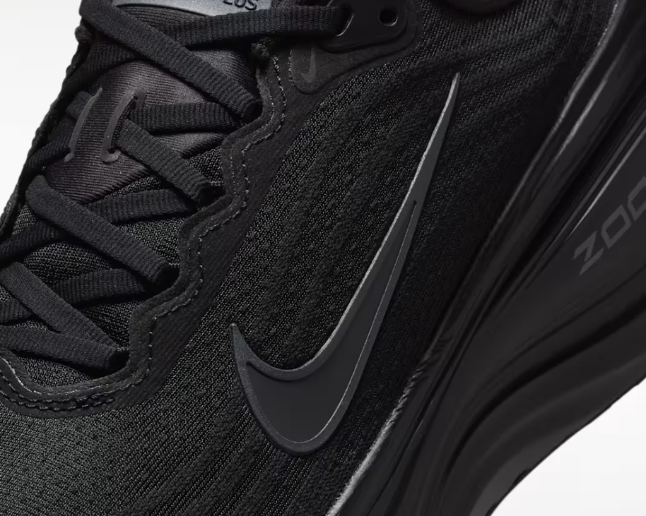 Vomero Plus Black sneaker product image 8 | Foot Spikes