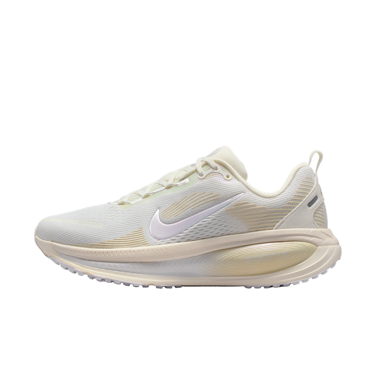 Vomero 18 Sail Coconut Milk Summit White sneaker product image 1 | Foot Spikes