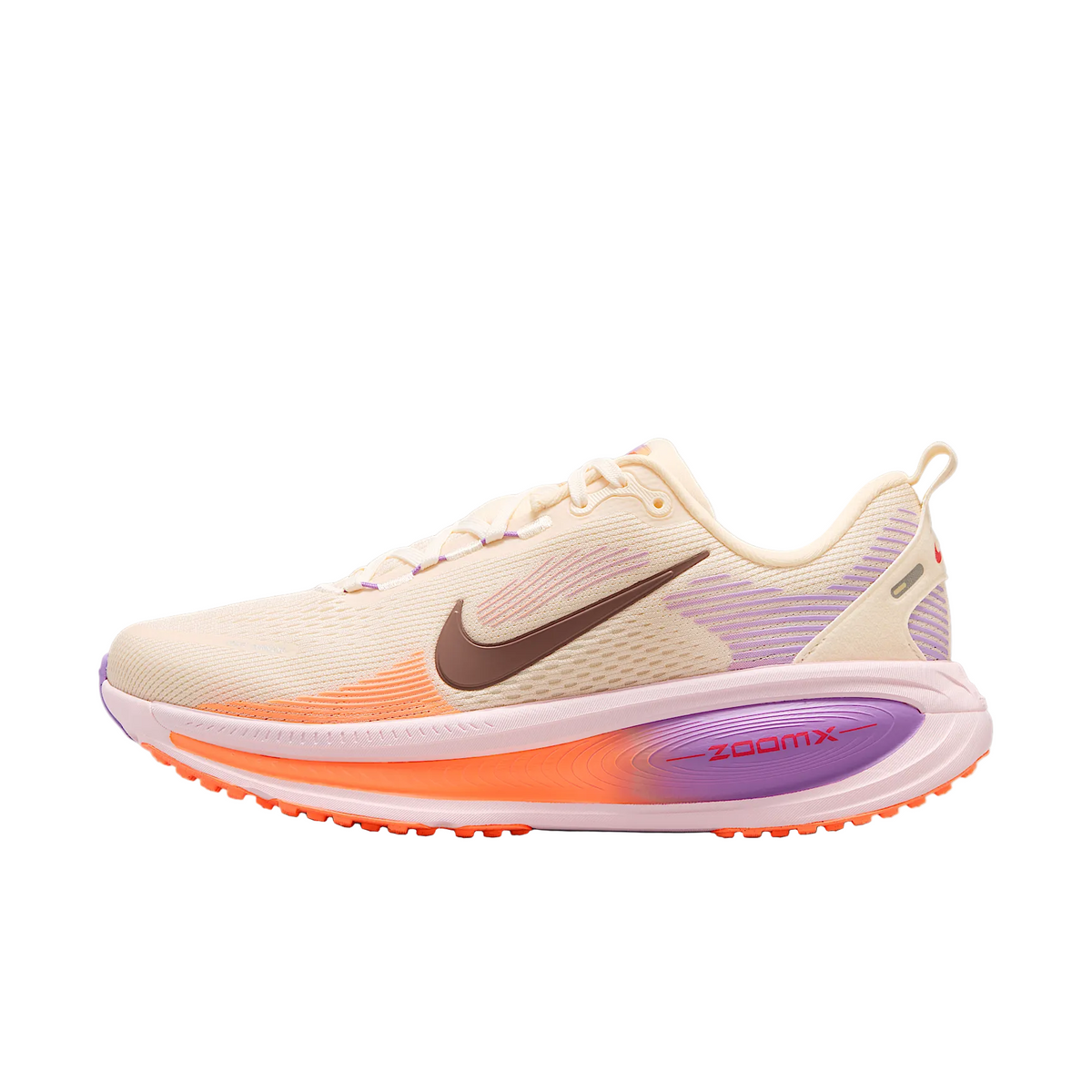 Vomero 18 Chalk/Pink sneaker product image 1 | Foot Spikes