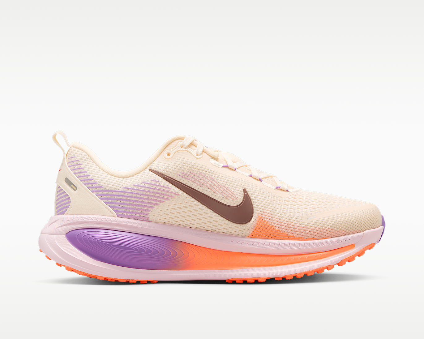 Vomero 18 Chalk/Pink sneaker product image 3 | Foot Spikes