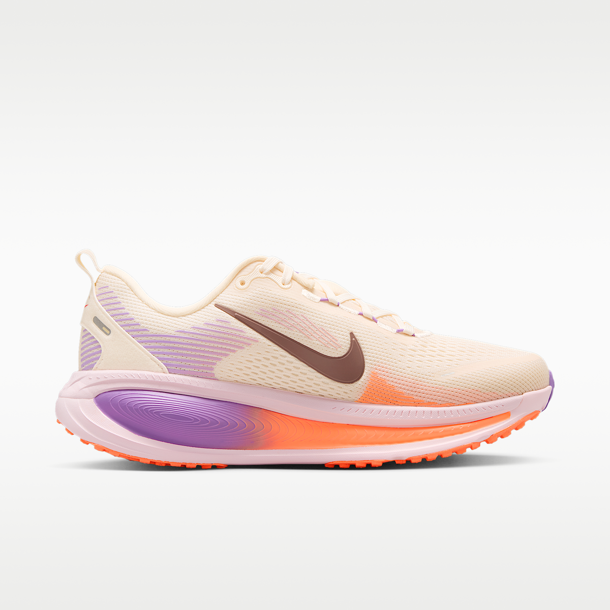 Vomero 18 Chalk/Pink sneaker product image 3 | Foot Spikes