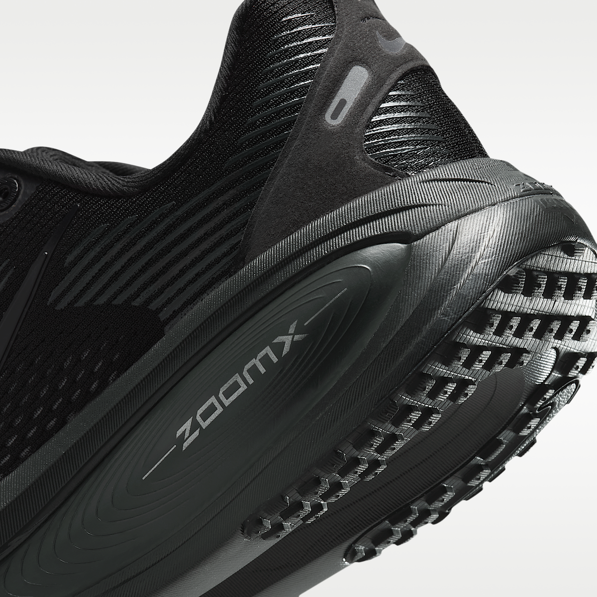 Vomero 18 'Triple Black' sneaker product image 8 | Foot Spikes