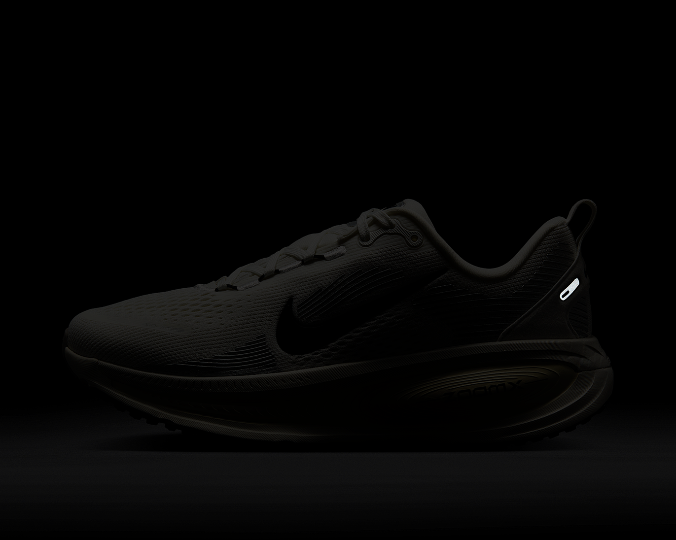 Vomero 18 'Coconut Milk' sneaker product image 10 | Foot Spikes