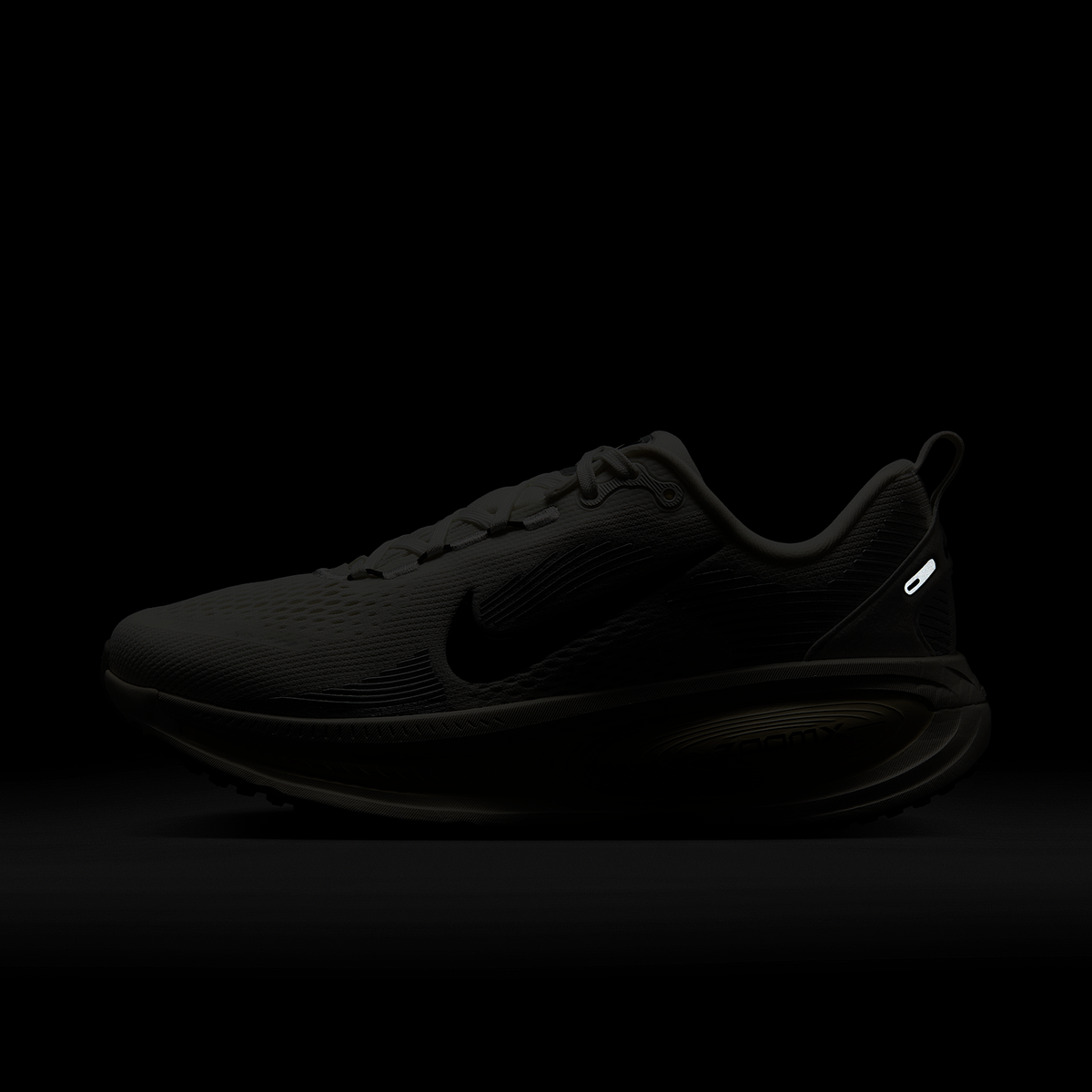 Vomero 18 'Coconut Milk' sneaker product image 10 | Foot Spikes