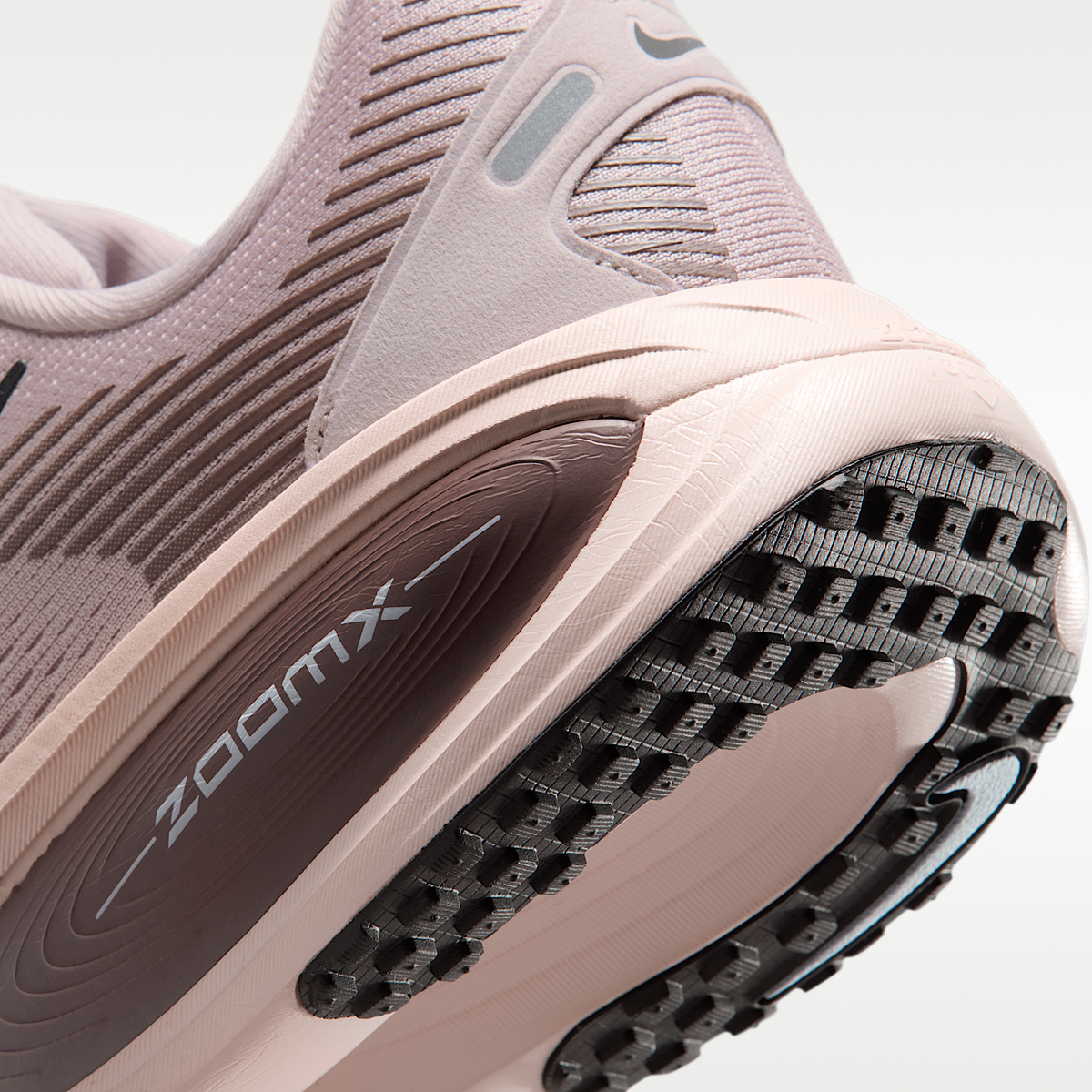Wmns Vomero 18 'Particle Rose' sneaker product image 8 | Foot Spikes