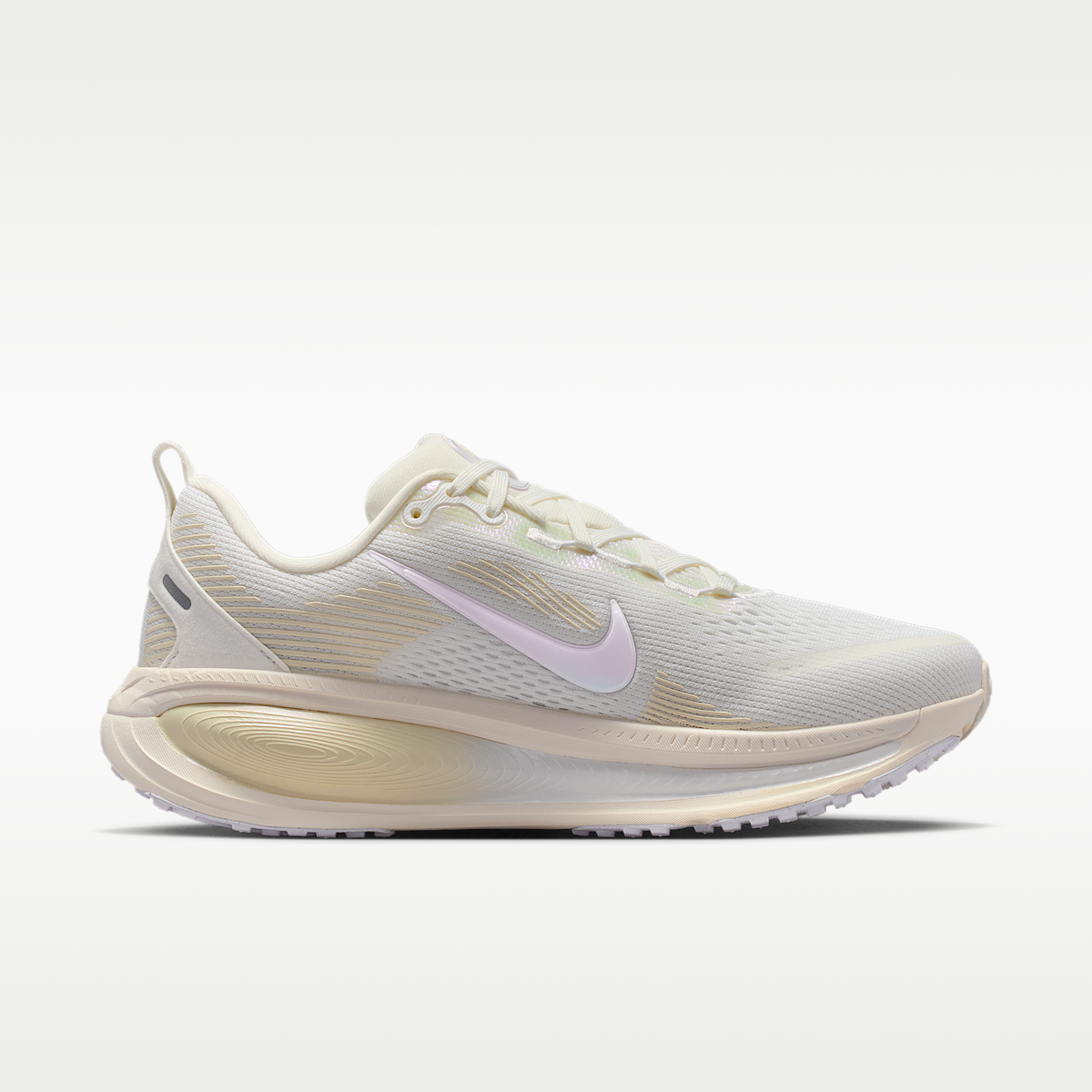 Vomero 18 Sail Coconut Milk Summit White sneaker product image 3 | Foot Spikes