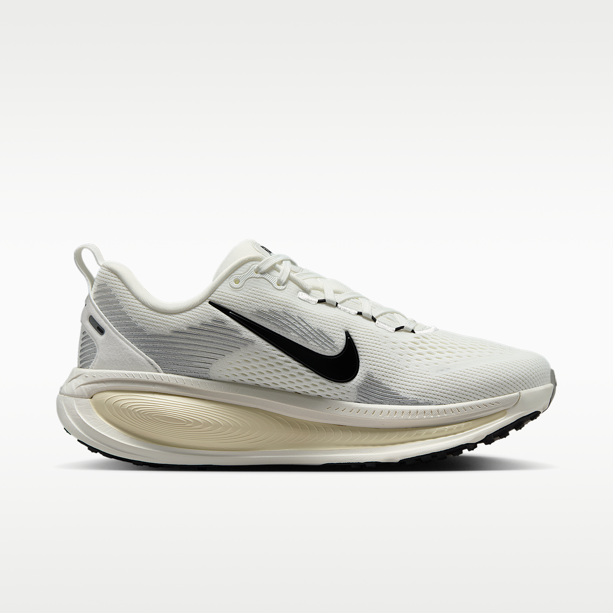 Vomero 18 'Coconut Milk' sneaker product image 3 | Foot Spikes