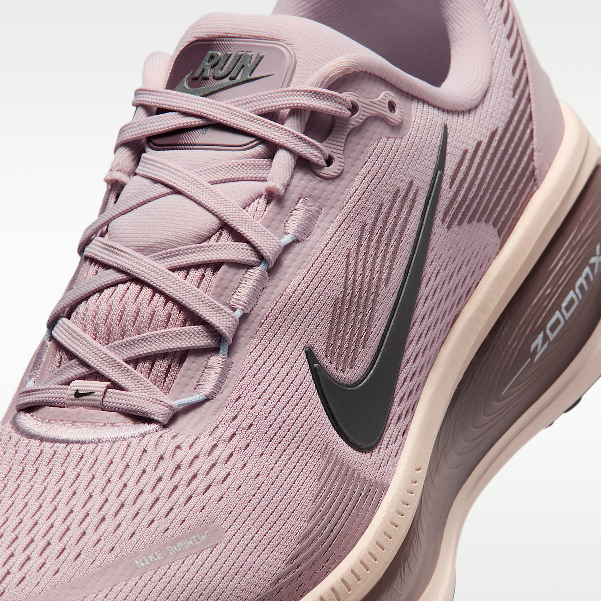 Wmns Vomero 18 'Particle Rose' sneaker product image 7 | Foot Spikes