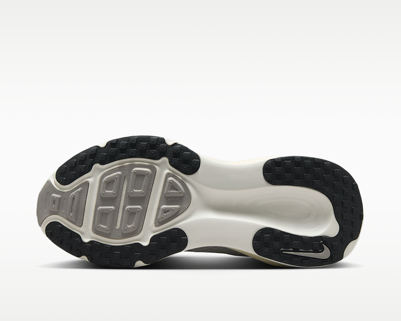 Vomero 18 'Coconut Milk' sneaker product image 2 | Foot Spikes