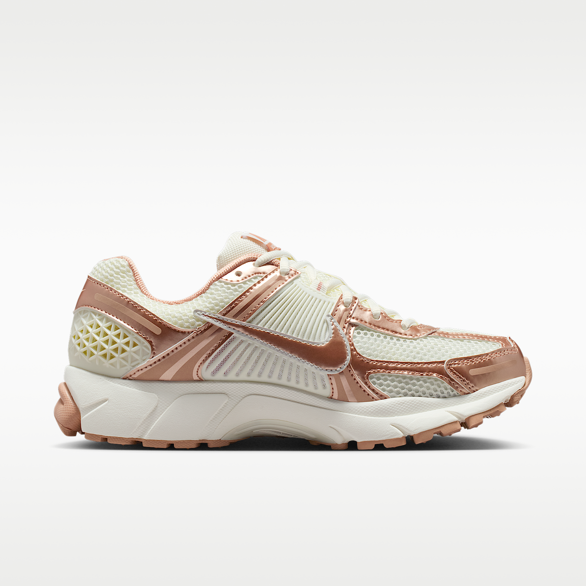 Wmns Zoom Vomero 5 Sail/Rose Gold sneaker product image 3 | Foot Spikes