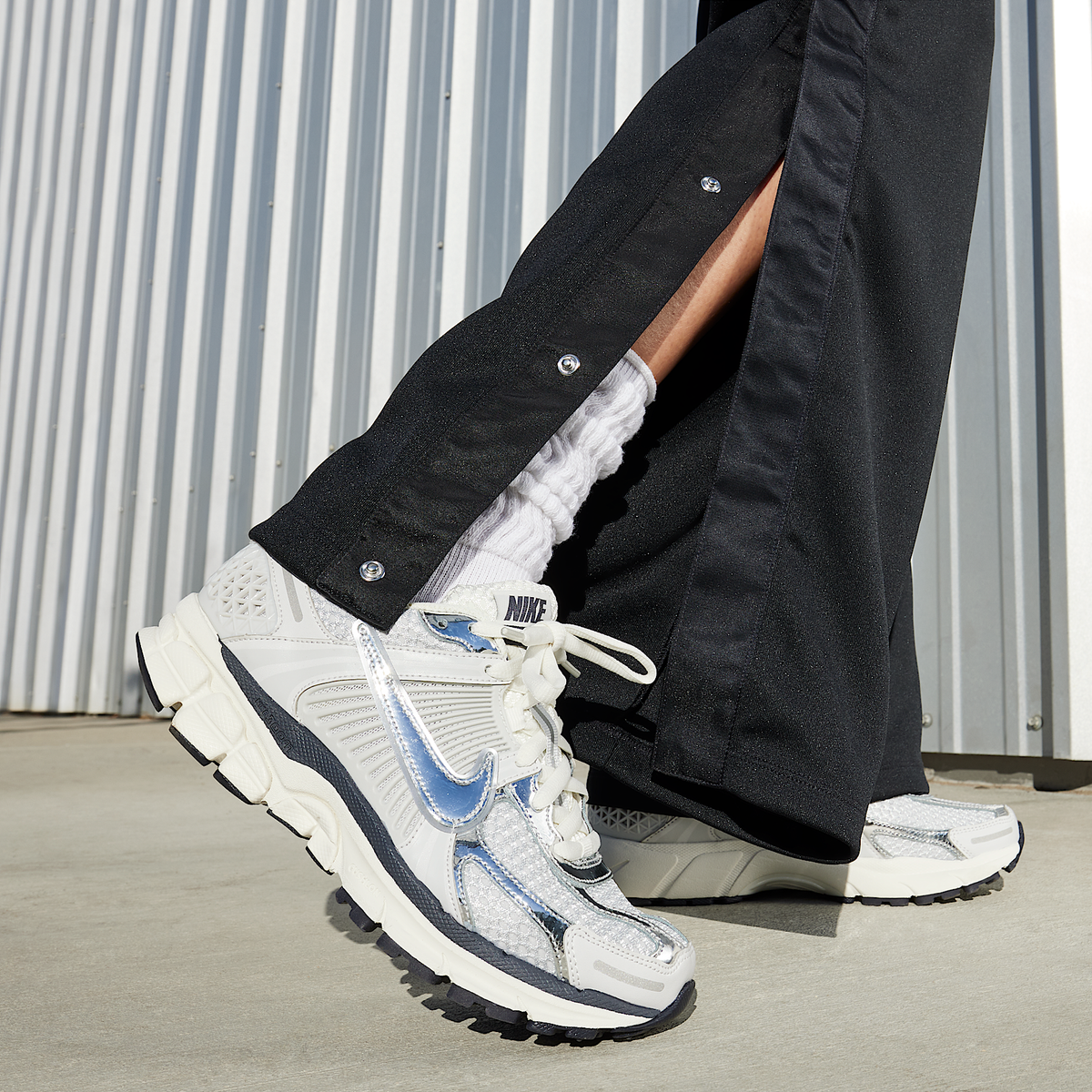Zoom Vomero 5 Photon Dust sneaker product image 2 | Foot Spikes