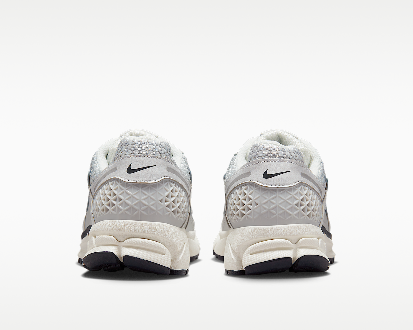 Zoom Vomero 5 Photon Dust sneaker product image 7 | Foot Spikes