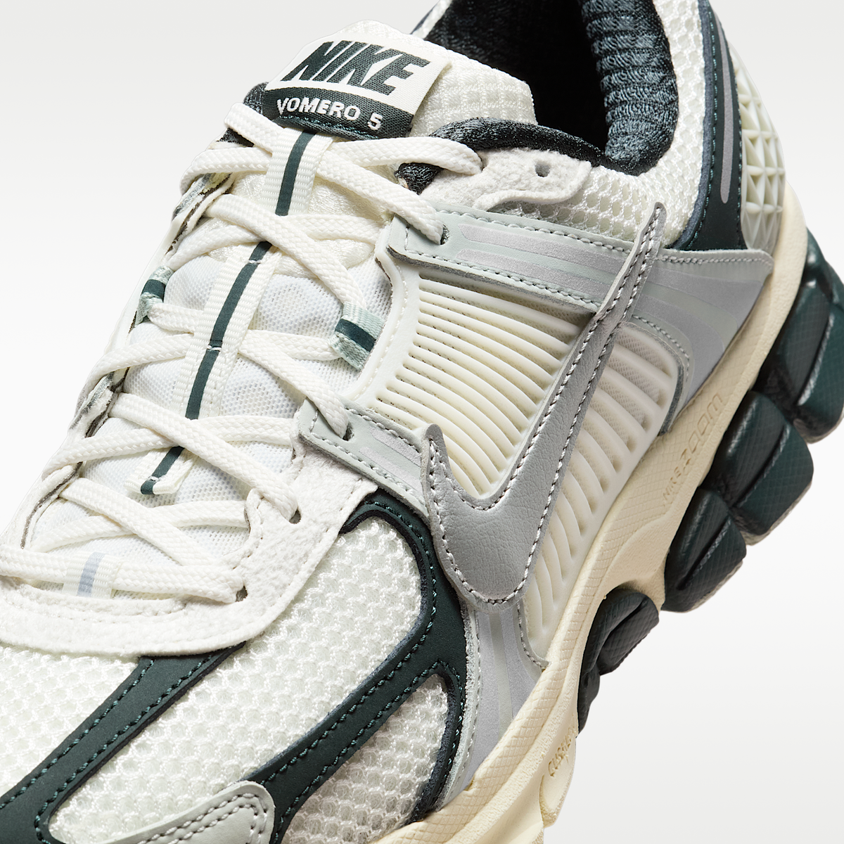Zoom Vomero 5 Supersonic sneaker product image 7 | Foot Spikes