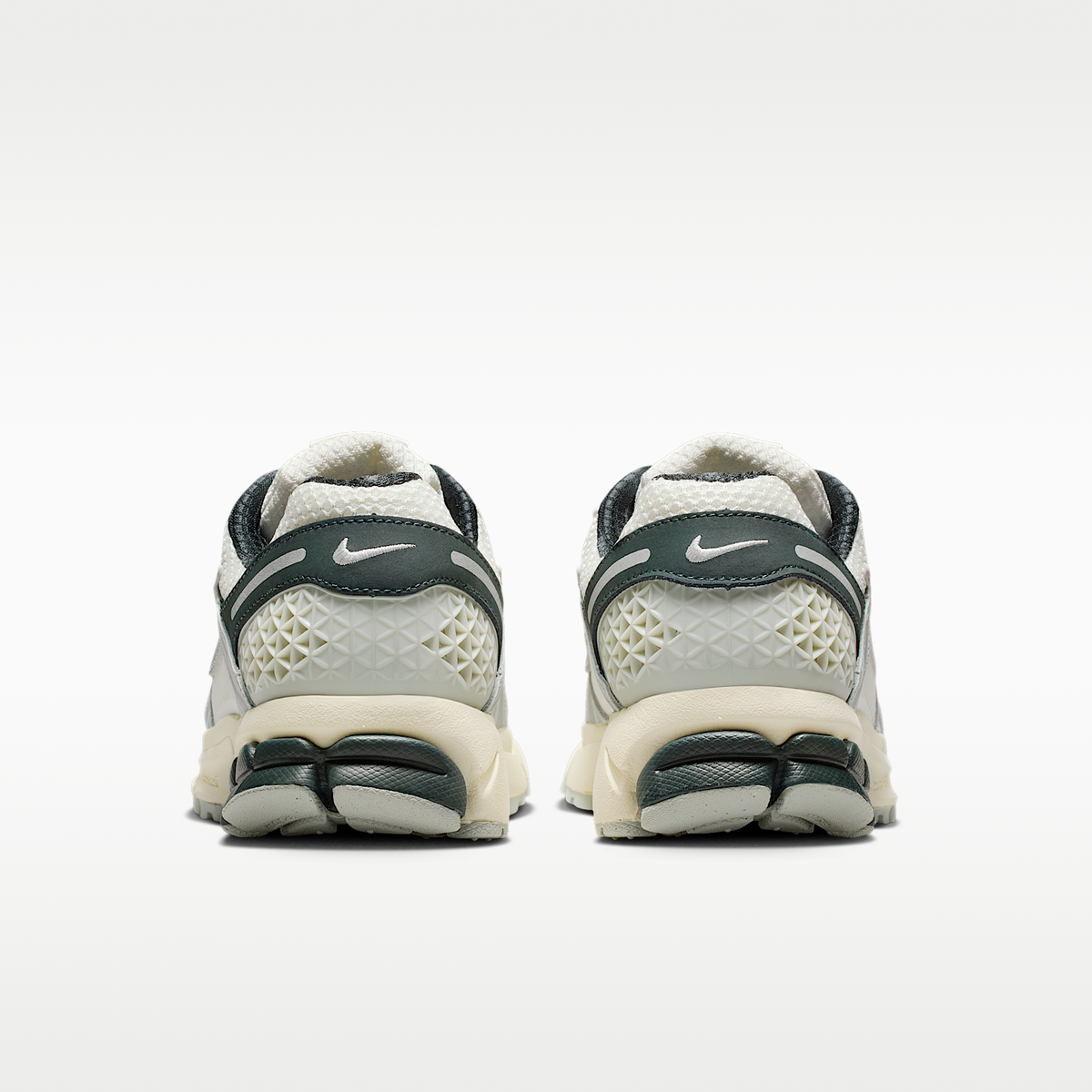 Zoom Vomero 5 Supersonic sneaker product image 6 | Foot Spikes