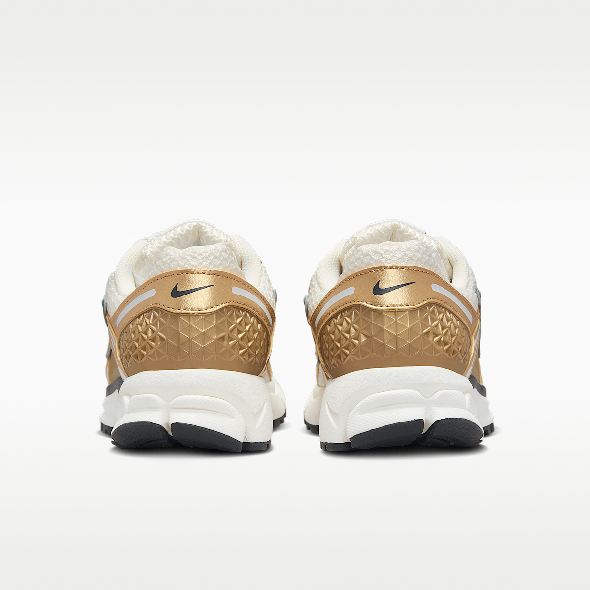 Wmns Zoom Vomero 5 Metallic Gold sneaker product image 6 | Foot Spikes
