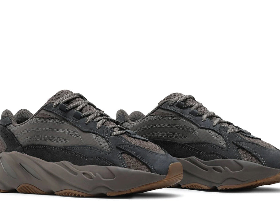 Yeezy Boost 700 V2 Mauve Men's sneaker product image 2 | Foot Spikes