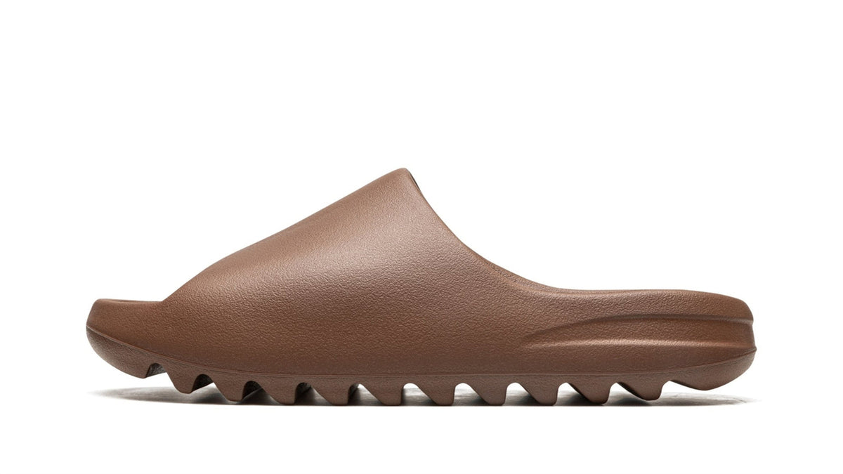 YEEZY SLIDE "Core 2021" sneaker product image 1 | Foot Spikes