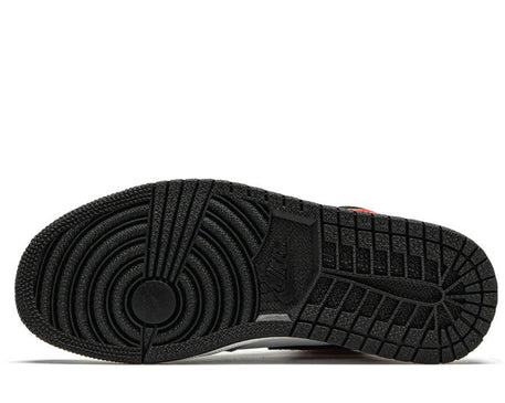 Air Jordan 1 Retro High OG Smoke Grey sneaker product image 4 | Foot Spikes