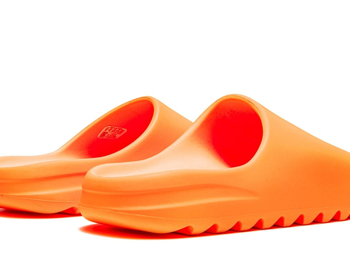 YEEZY SLIDES "Enflame Orange" sneaker product image 3 | Foot Spikes