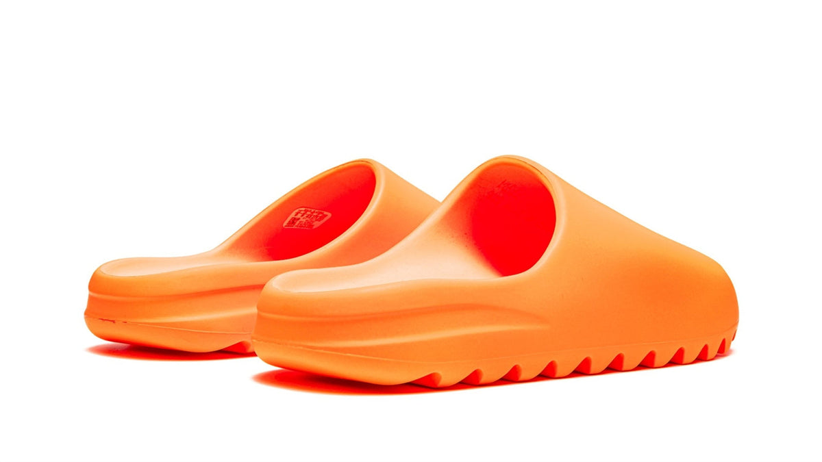 YEEZY SLIDES "Enflame Orange" sneaker product image 3 | Foot Spikes